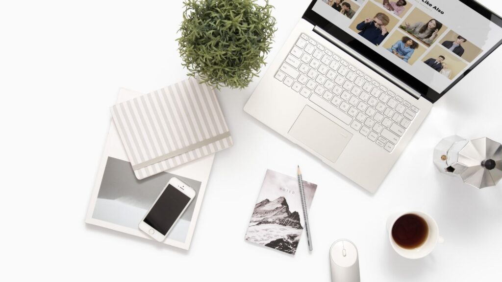 3 Ways A Cluttered Desk Makes You Less Productive