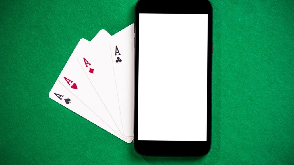 Benefits of Playing Online Casino Games on Mobile Phones