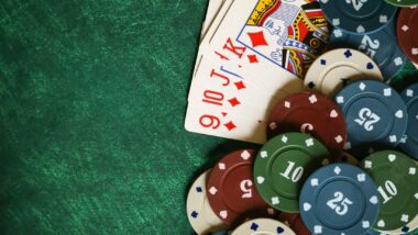 How To Play Poker In Simple Steps?