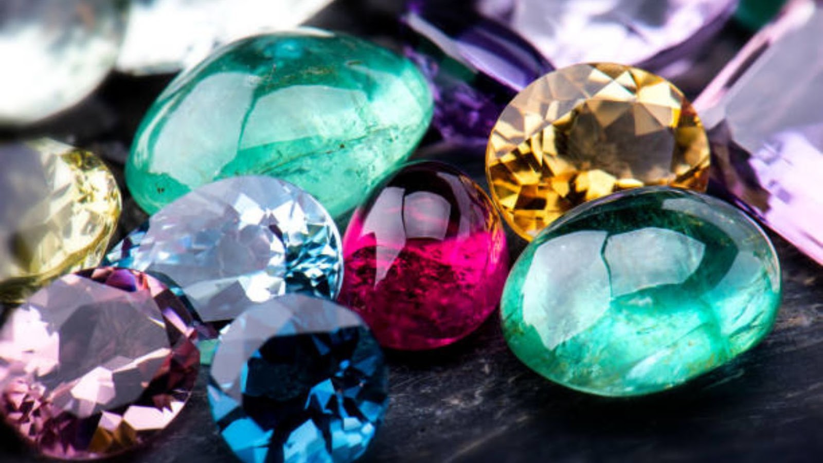 Proving the Genuineness of Gemstones with Raman Spectroscopy
