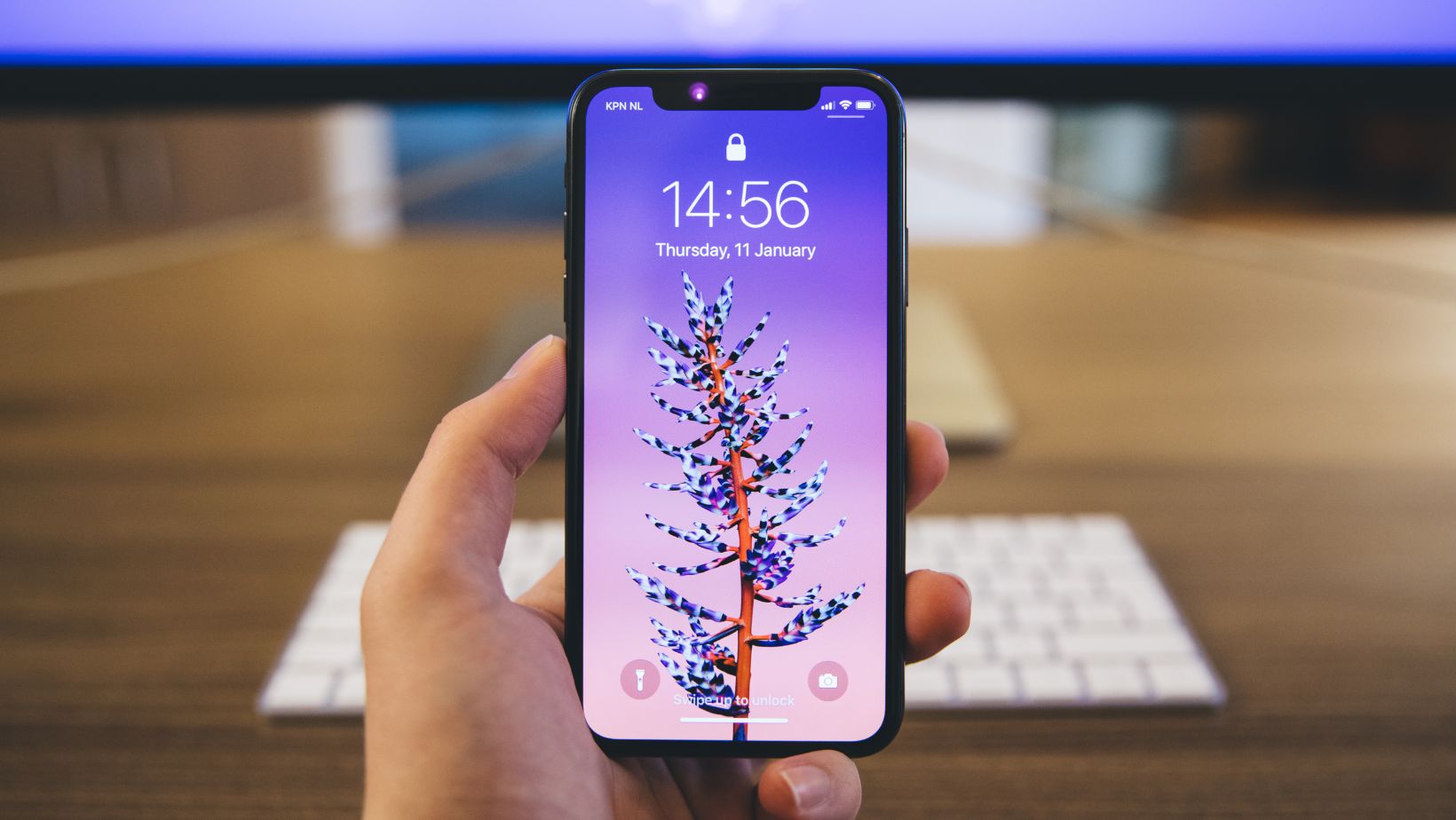 Quick Answer: How to Get Live Wallpapers on iPhone XR