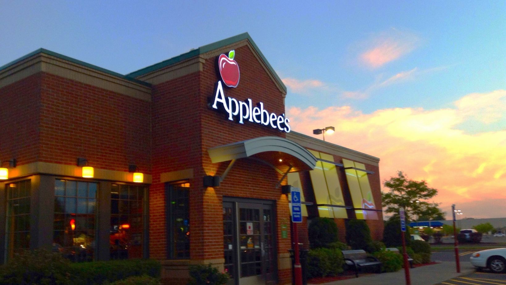 applebee's half price apps 3-6