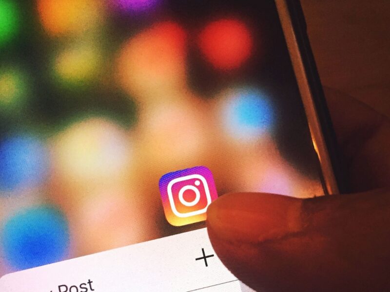 how to make a video loop on instagram story