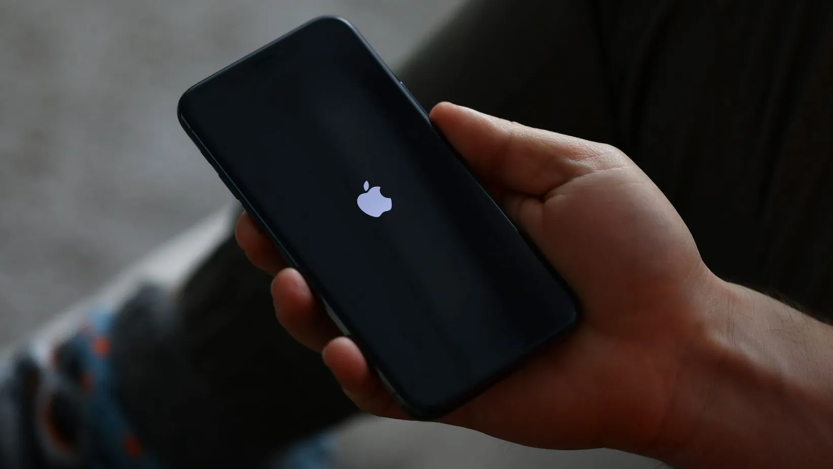 How To Easily Hide Apps on an iPhone XR