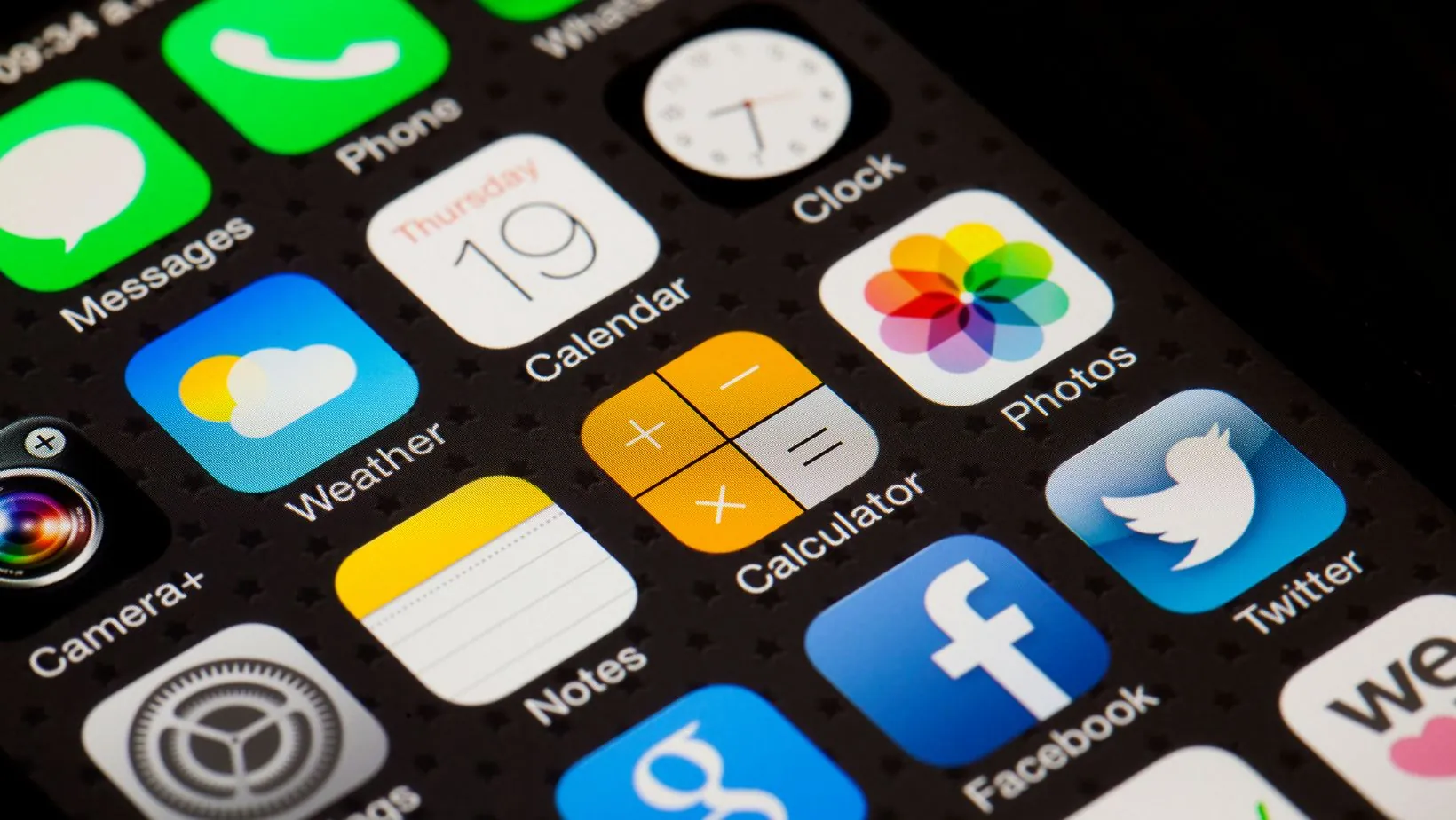 How to Remove Date and Time from Your iPhone Lock Screen?