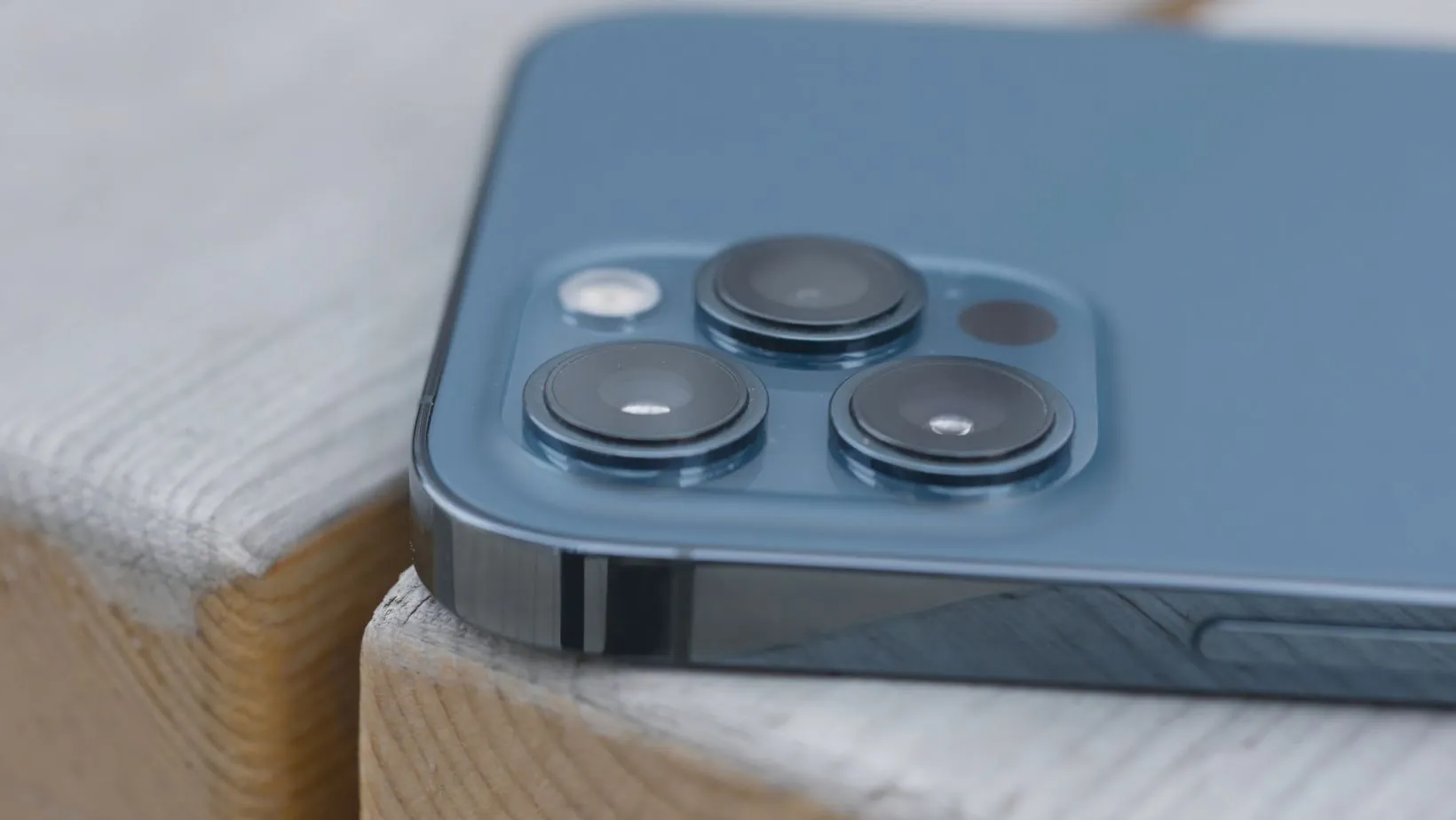How to Keep Flash On While Recording Video on Your iPhone