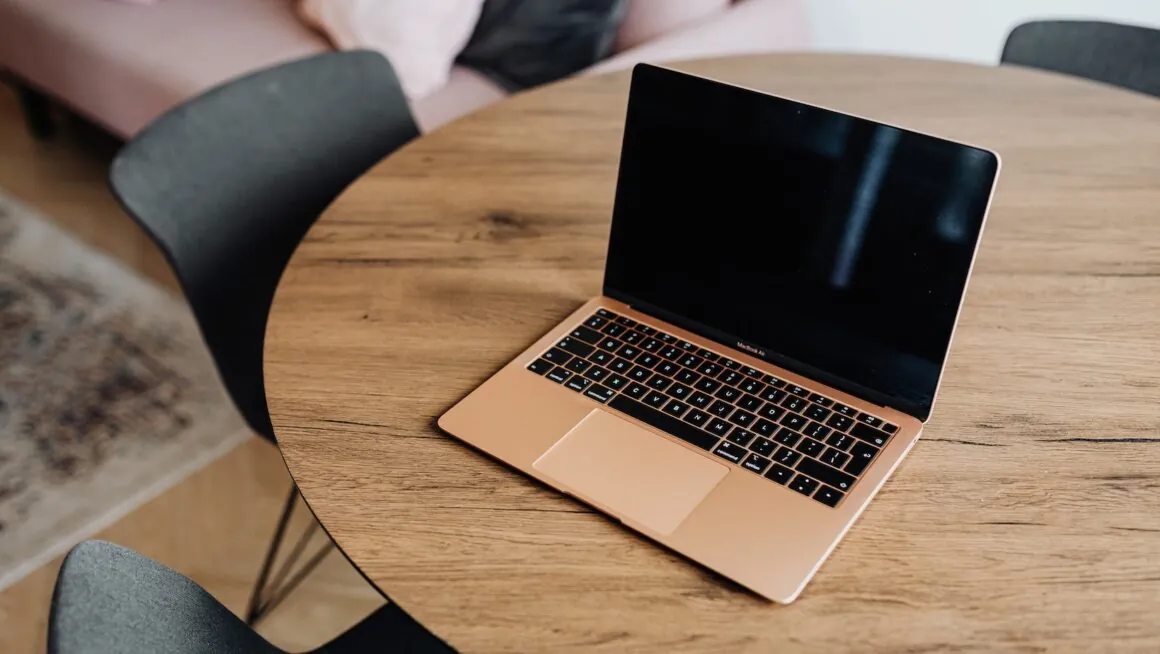 How To Turn On Your Macbook Air 2020 in 3 Easy Steps